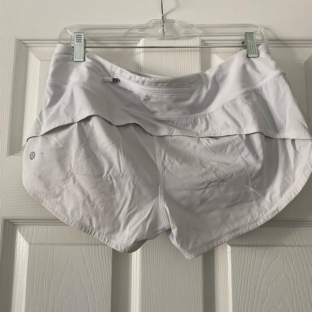 Lululemon white speed up shorts size 8 2.5”